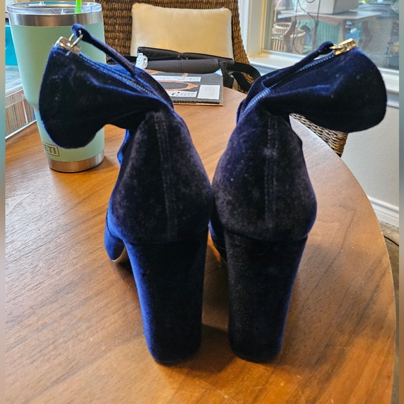 Steve Madden EDIT Blue Velvet zippered women's booties size 7M - Picture 3 of 11